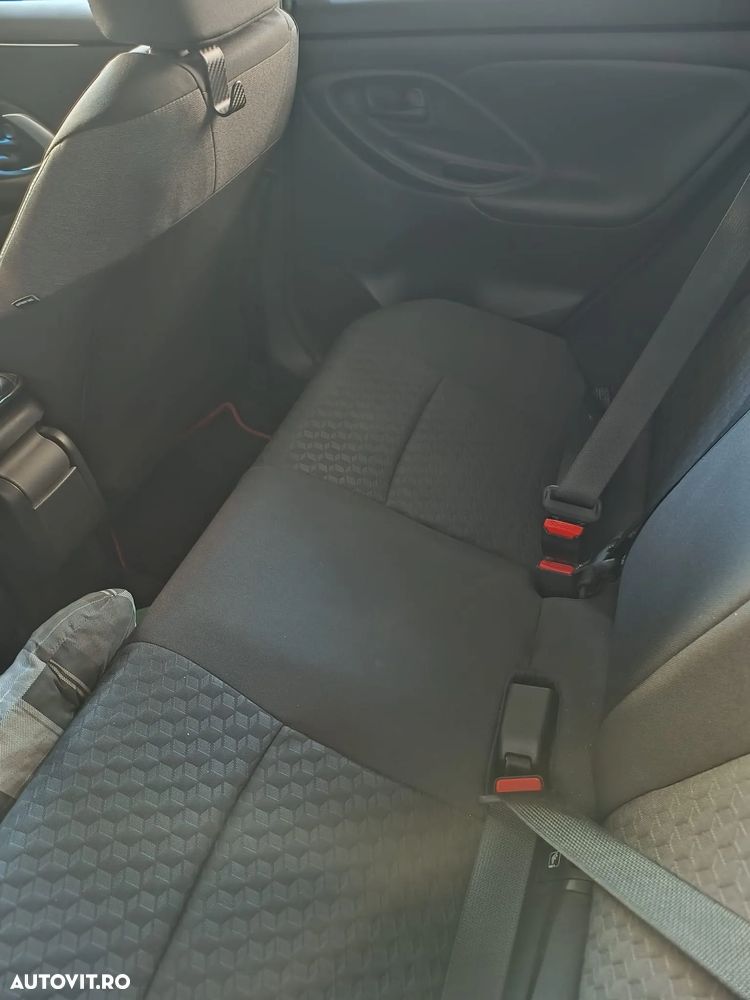 Toyota Yaris 1.5 VVT-i HSD Dynamic Plus - 2
