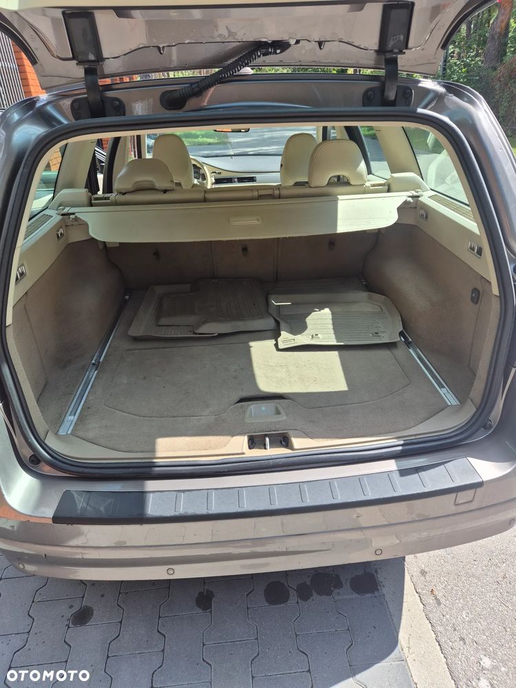 Volvo V70 2.0D Momentum - 6