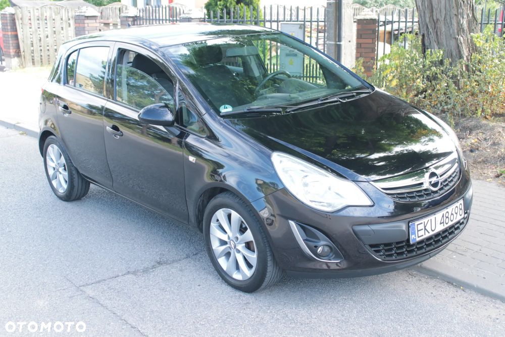 Opel Corsa 1.2 16V Edition 150 - 2