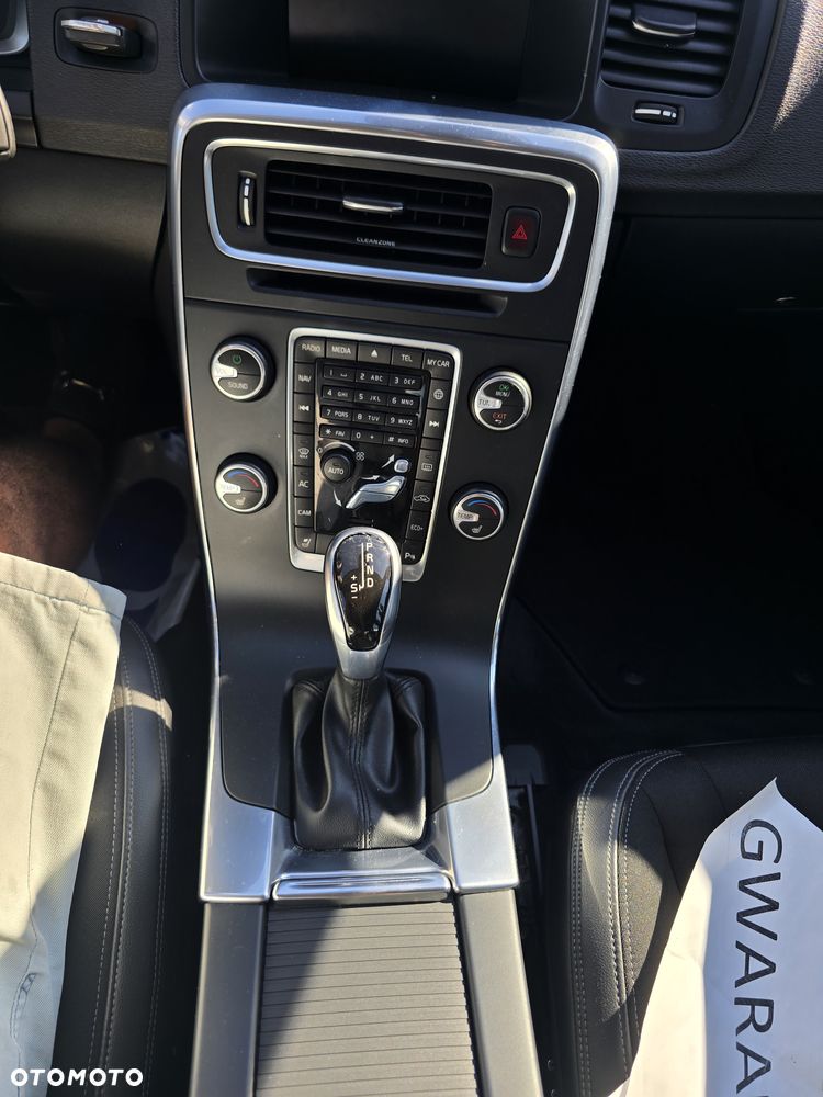 Volvo S60 D4 Drive-E Dynamic Edition (Momentum) - 20