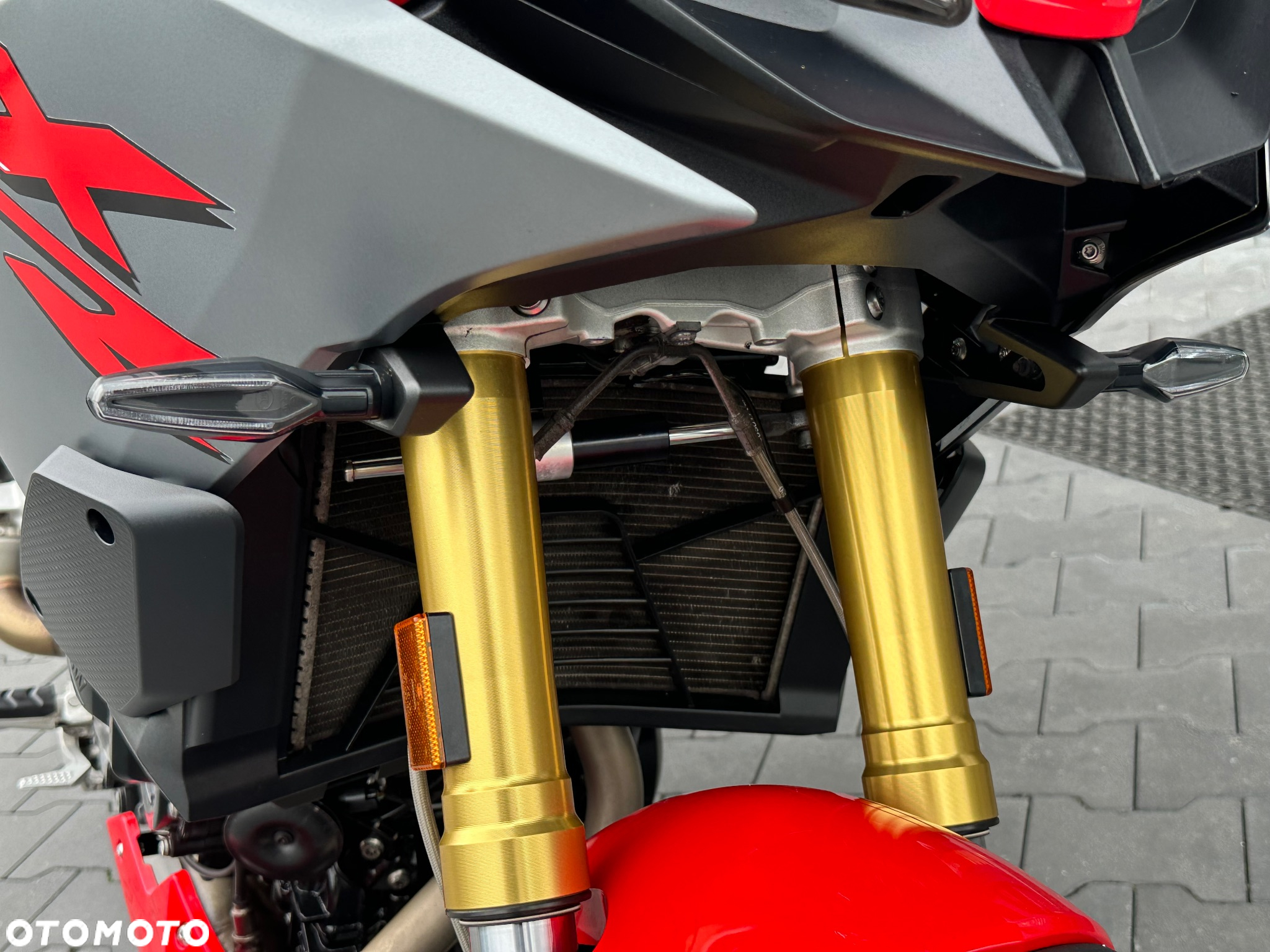 BMW XR - 19