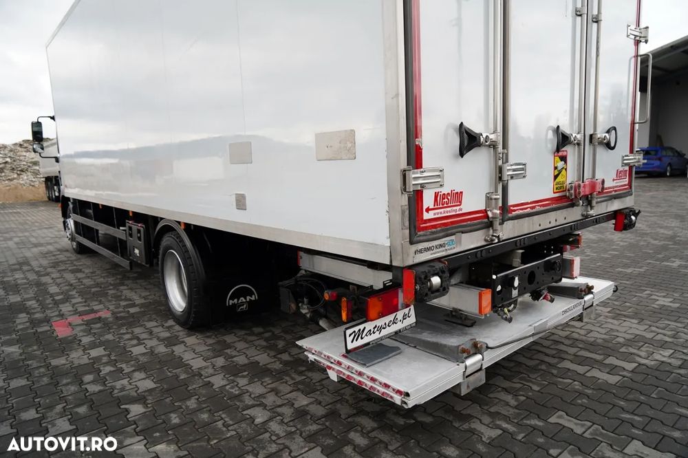 MAN TGM 12.290 / 4x2 / CAROSERIE REFRIGERATĂ 7.8 M / UNITATE THERMO KING T-1200 R / platformă ridicătoare spate / MULTIMEMBRU / DHOLLANDIA - 11