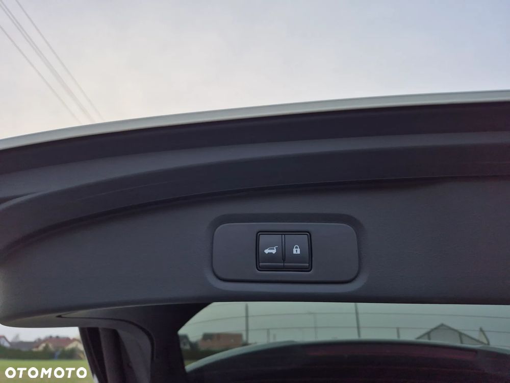 Nissan Qashqai 1.3 DIG-T 4x4 MHEV Xtronic N-Design - 27