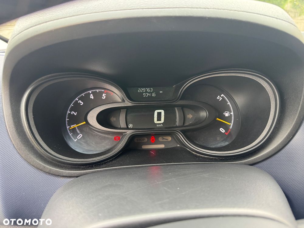 Opel Vivaro - 16