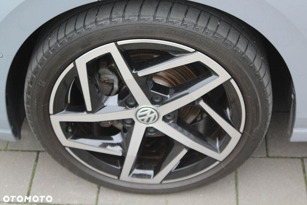 Volkswagen Golf VIII 1.5 TSI EVO Style - 23