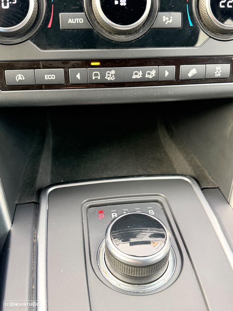 Land Rover Discovery Sport 2.0 TD4 HSE Luxury 7L Auto - 27