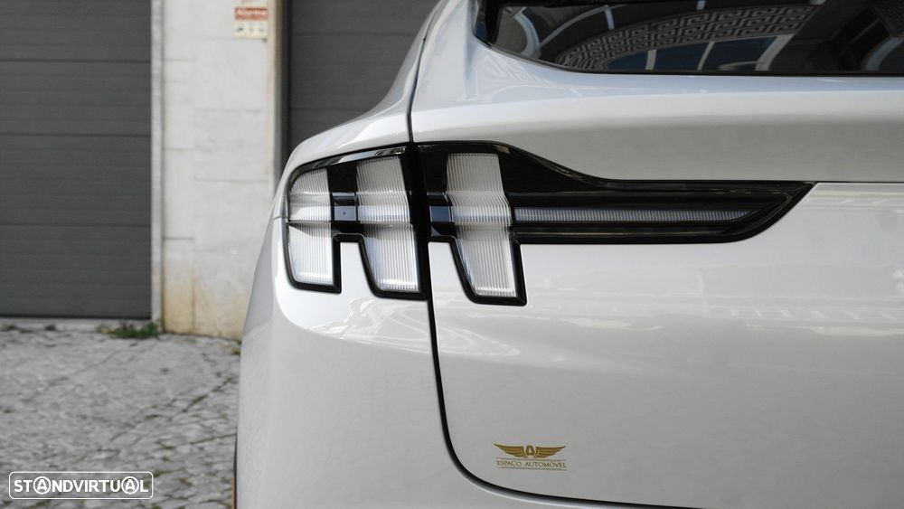 Ford Mustang Mach-E 98.7 kWh Premium - 17