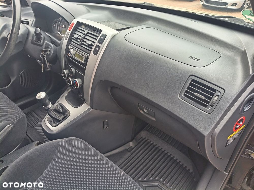 Hyundai Tucson 2.0 Comfort 2WD - 21