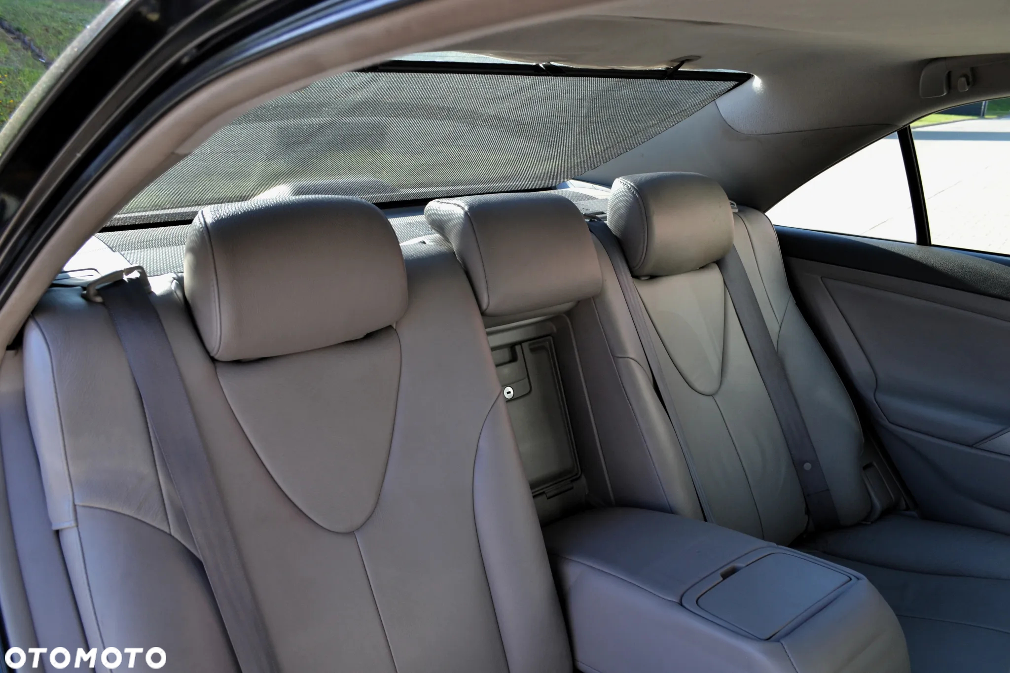 Toyota Camry 3.5 V6 SE - 13