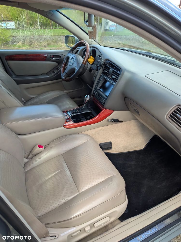 Lexus GS - 25