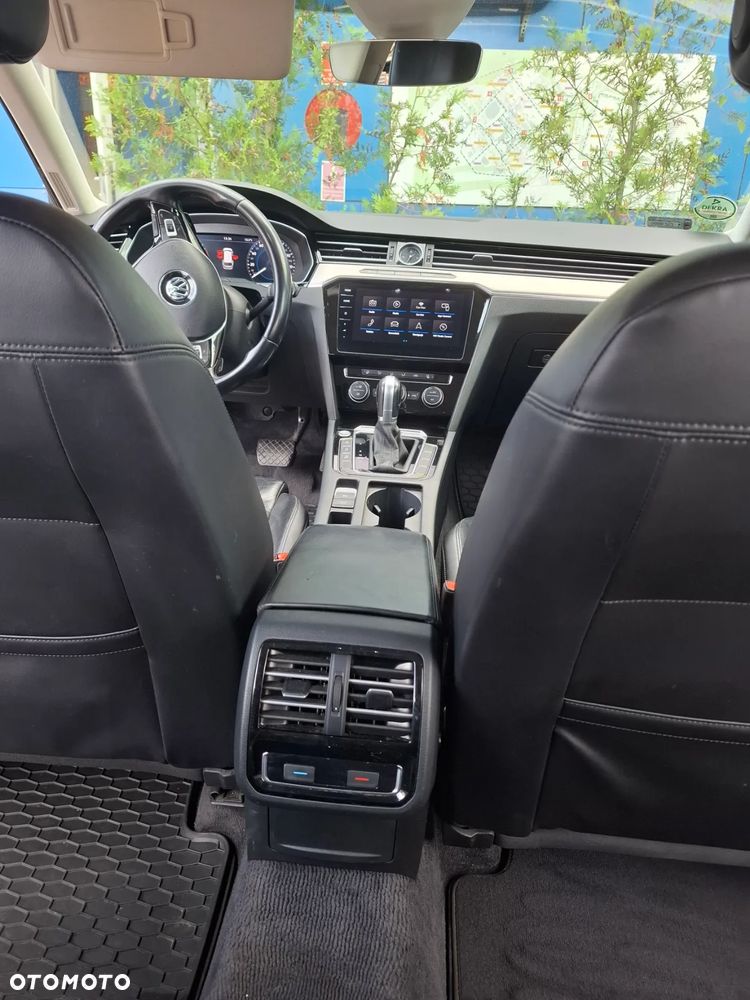 Volkswagen Passat 2.0 TDI Bi-Turbo BMT 4Mot Highline DSG - 11