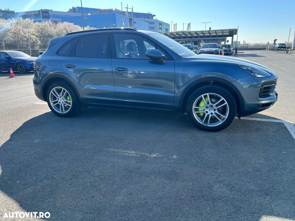 Porsche Cayenne Standard - 2