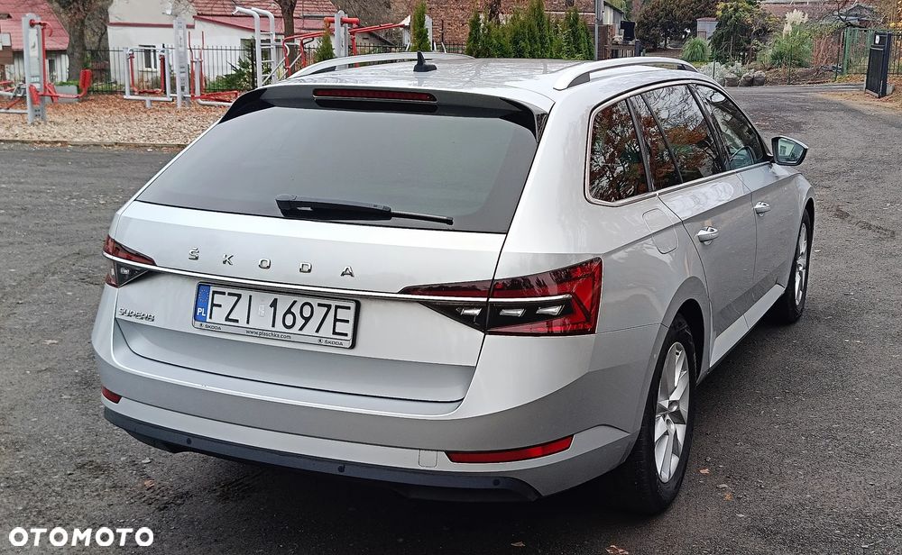 Skoda Superb 2.0 TDI DSG Premium Edition - 5
