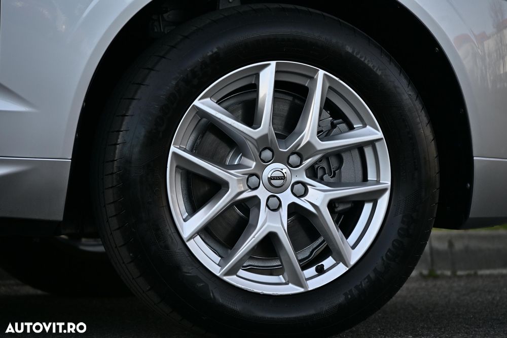 Volvo XC 60 D4 AWD Geartronic Momentum - 37