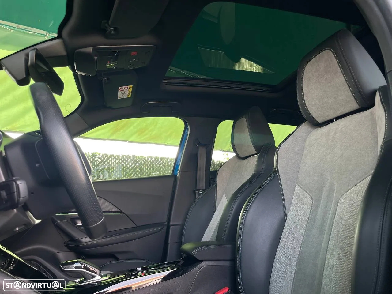 Peugeot e-2008 50 kWh GT - 6
