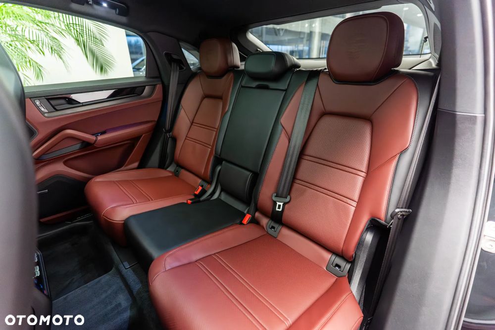 Porsche Cayenne S E-Hybrid PHEV Black Edition - 12
