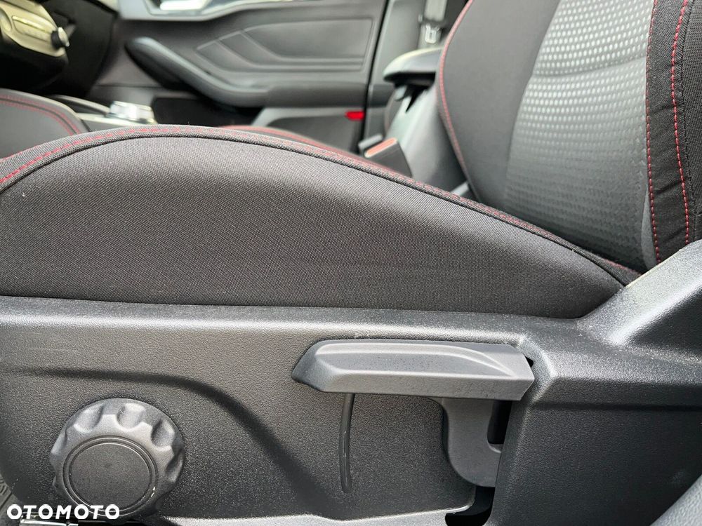 Ford Focus - 11