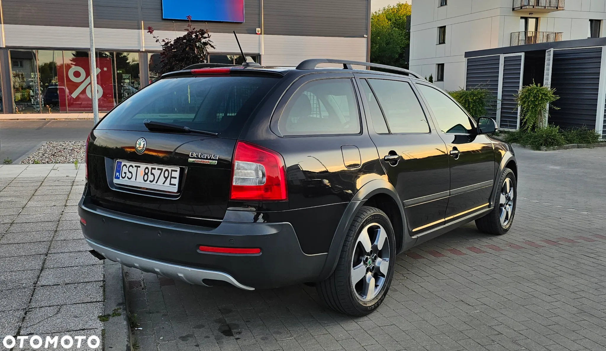 Skoda Octavia Combi 2.0 TDI DPF 4x4 Scout - 3