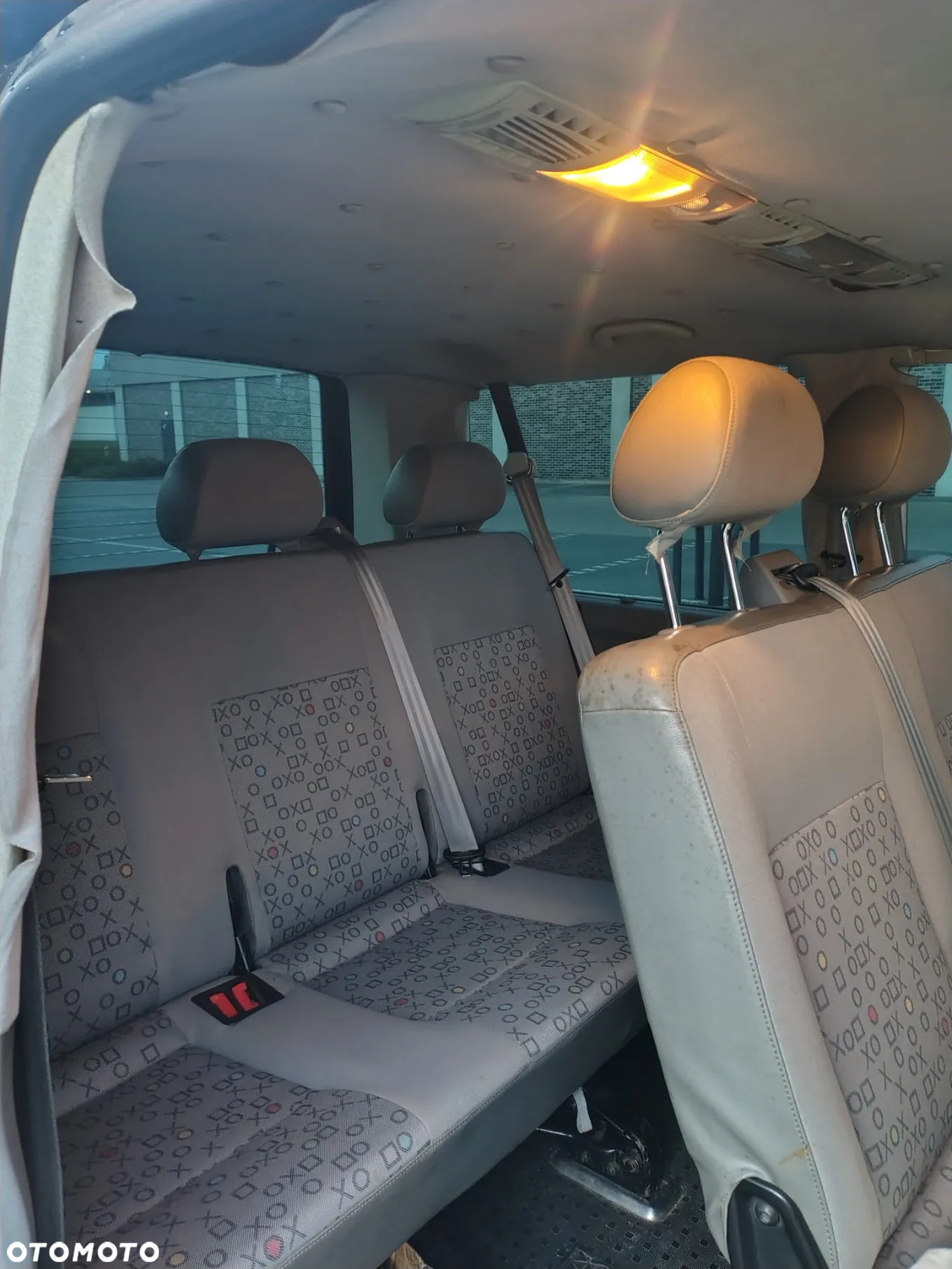 Volkswagen Caravelle - 18