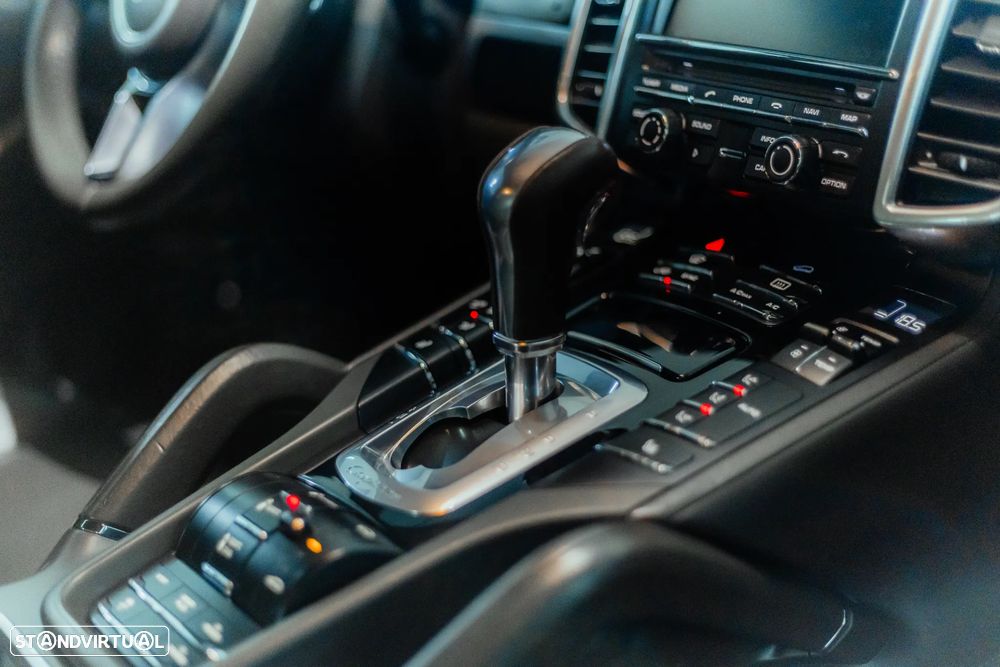 Porsche Cayenne S E-Hybrid Platinum Edition - 27