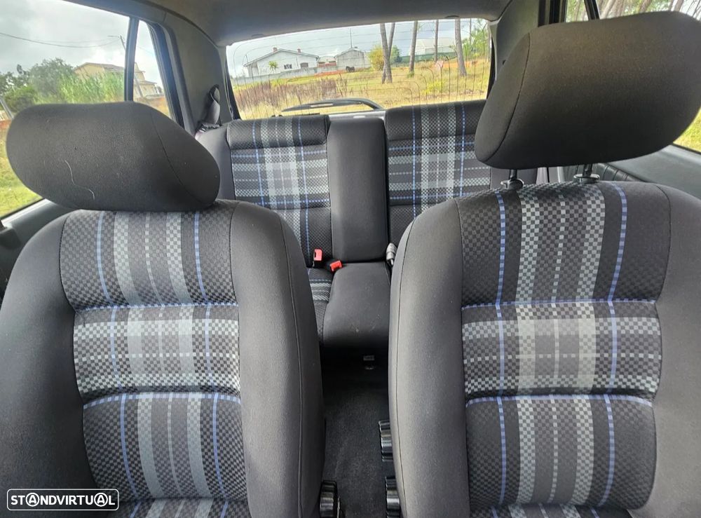 Renault Clio 1.9 RT - 10