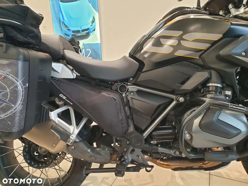 BMW R - 8