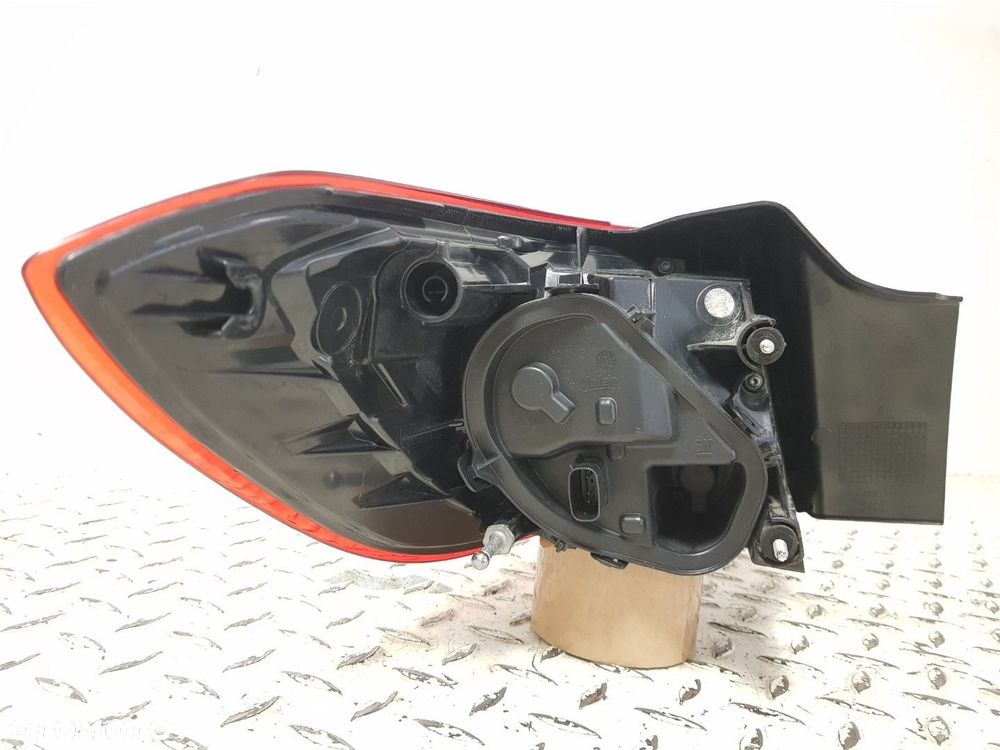 ORYGINALNA LAMPA TYLNA PRAWA W BŁOTNIK PRAWY TYŁ OPEL ASTRA K 5 V KOMBI 15-19 39077375 - 8