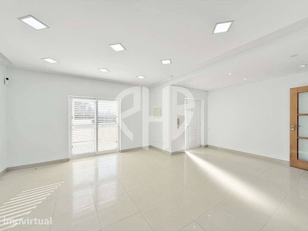 Moradia Geminada T3+1 com Excelente Logradouro, Garagem e Sótão | B... - Grande imagem: 5/60