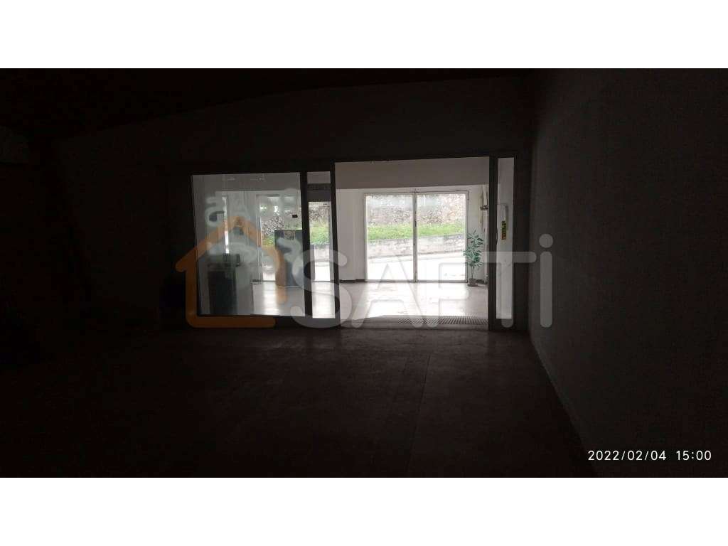 Venda - Casa com Espaço Comercial 437 m2 Moitas de Venda - Alcanena - Grande imagem: 3/9