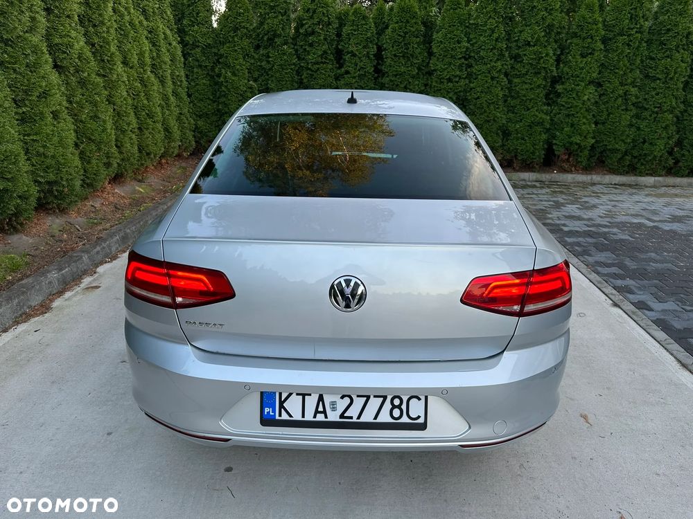Volkswagen Passat - 8