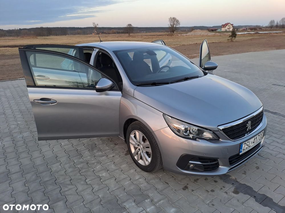 Peugeot 308 1.2 PureTech GPF Allure S&S - 11