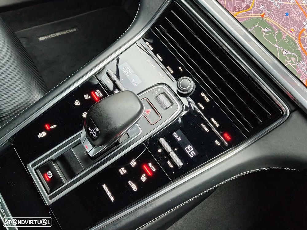Porsche Panamera Sport Turismo 4S E-Hybrid - 22