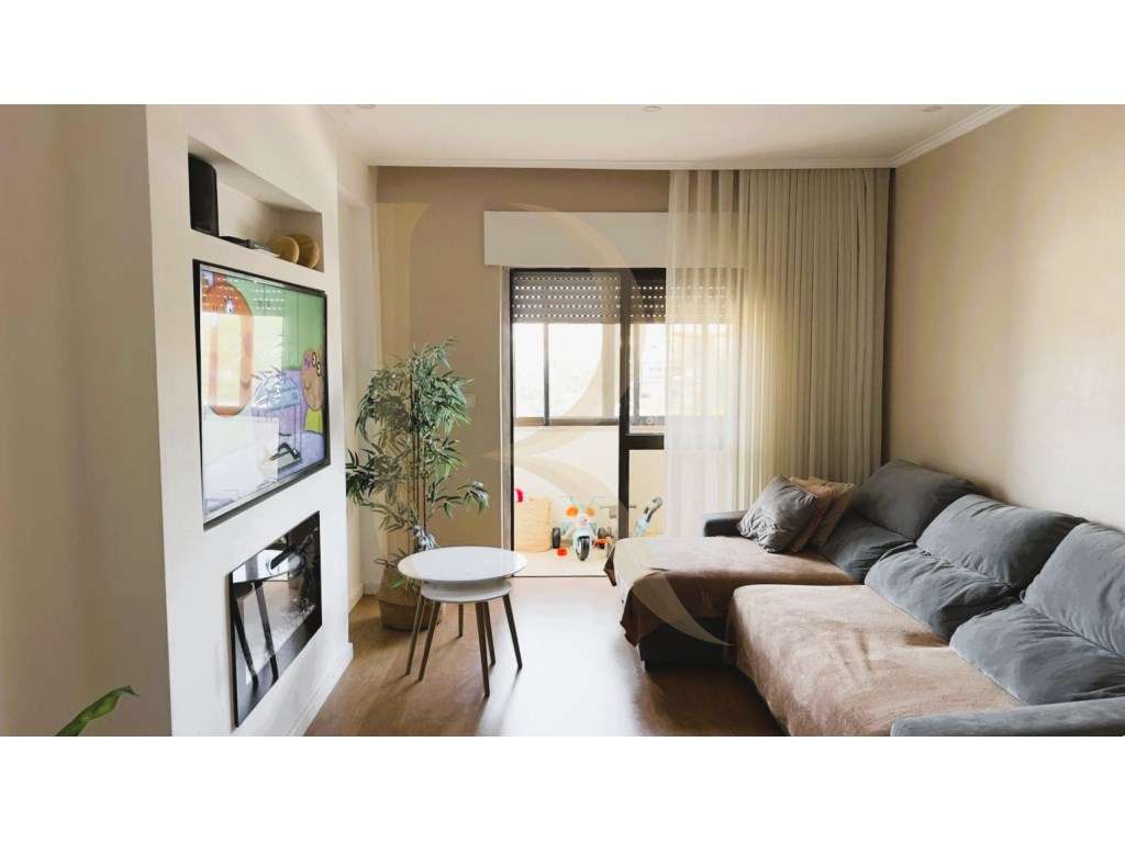 Apartamento T3 com elevador, marquise e arrecadação no Fogueteiro - Grande imagem: 4/24
