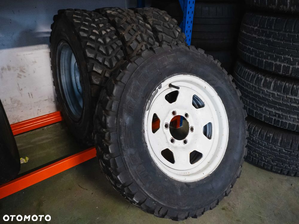 Toyota Land Cruiser - 36