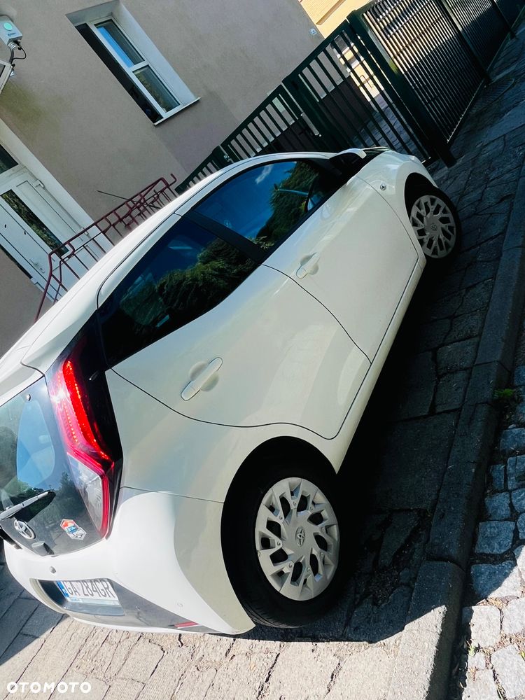 Toyota Aygo x-play - 4