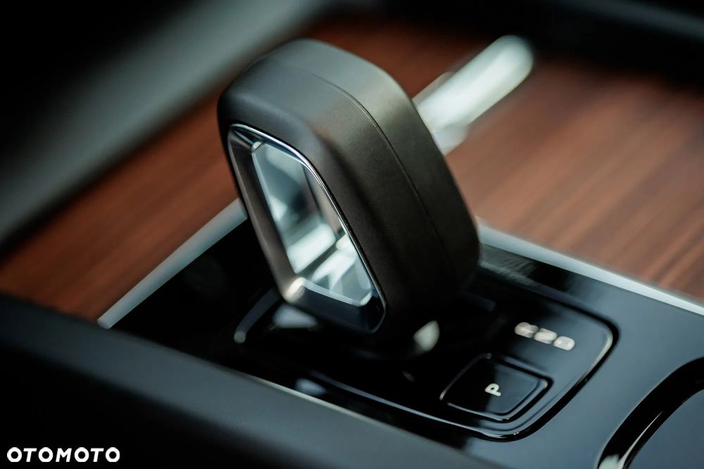 Volvo XC 60 B5 B AWD Plus Black Edition - 30