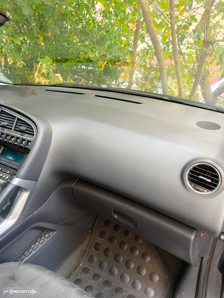Peugeot 3008 1.6 HDi Executive - 14