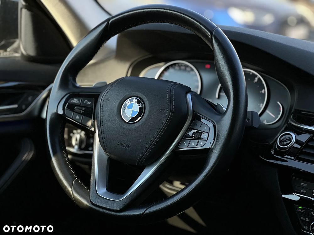 BMW Seria 5 520d Sport Line - 14