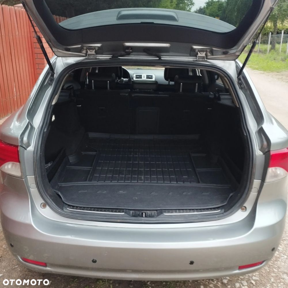 Toyota Avensis 2.0 D-4D Edition - 10