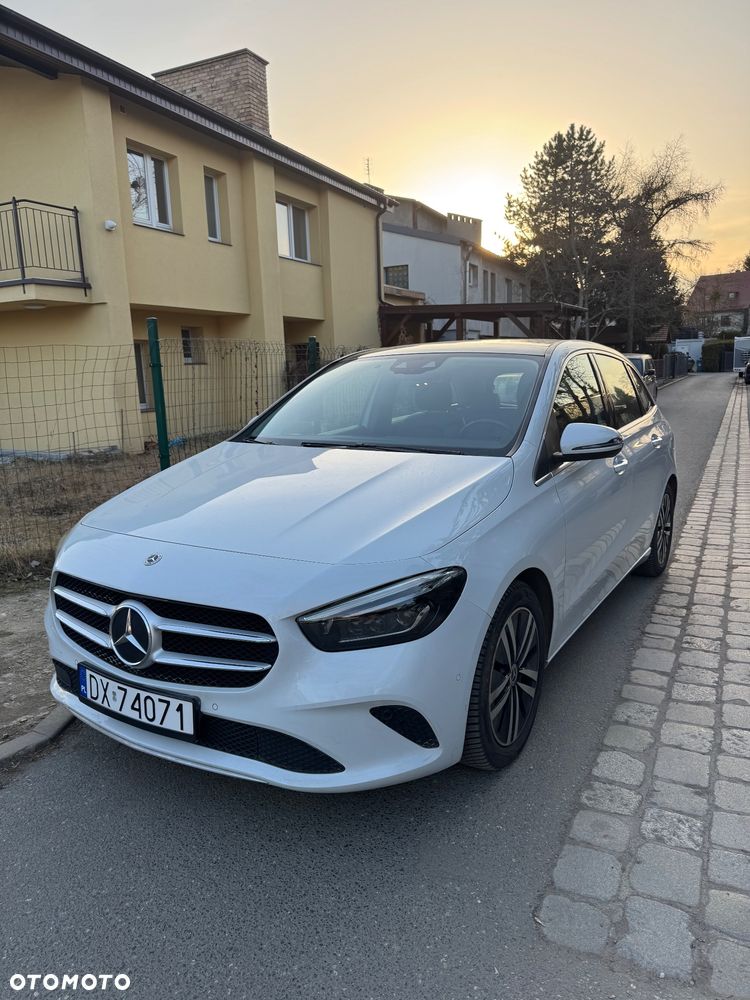 Mercedesbenz Klasa B 180 2021
