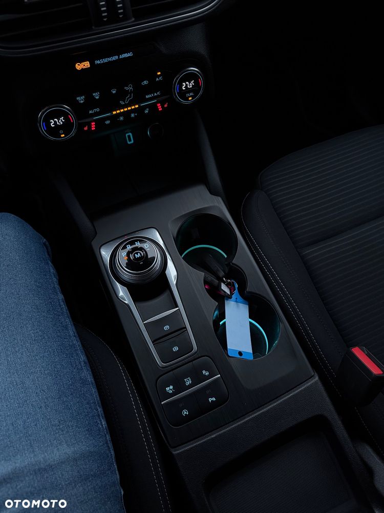 Ford Focus 2.0 EcoBlue Start-Stopp-System TITANIUM - 25