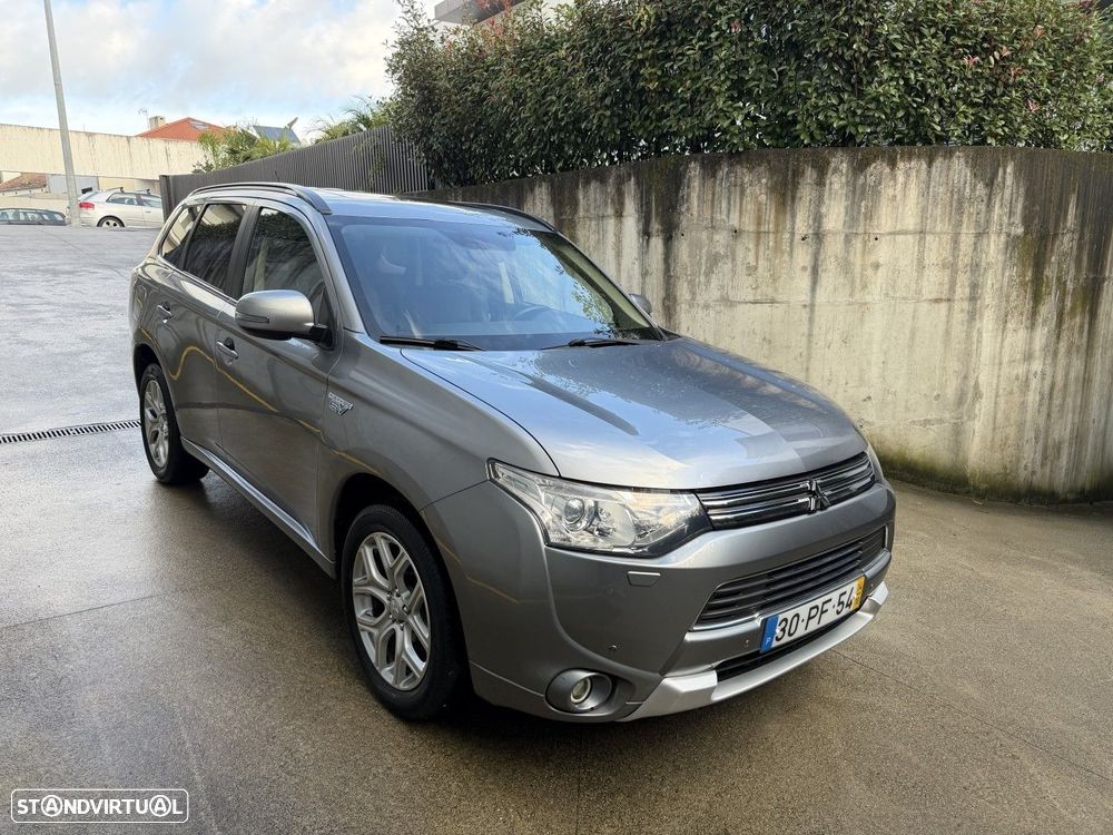 Mitsubishi Outlander 2.0 PHEV Intense Navi - 4