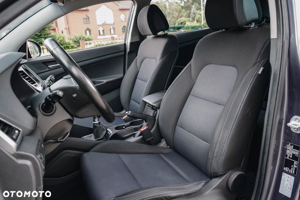 Hyundai Tucson blue 1.7 CRDi 2WD Intro Edition - 20
