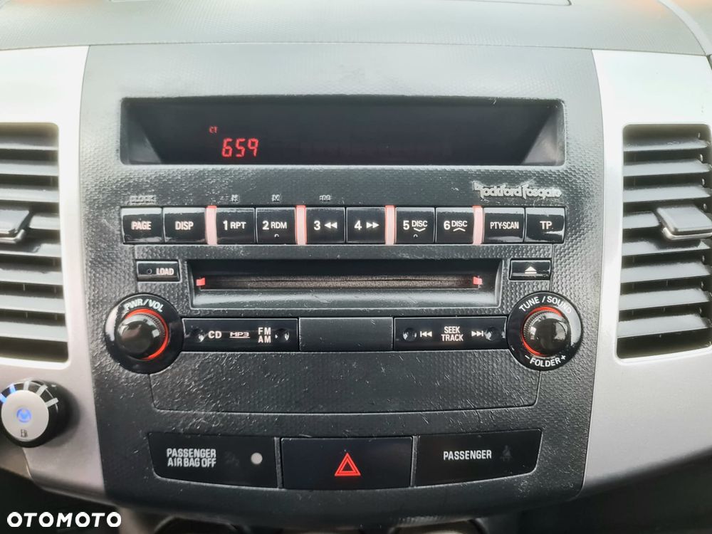 Mitsubishi Outlander 2.4 4WD Invite - 29
