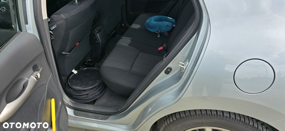 Toyota Auris 1.6 2010 - 15