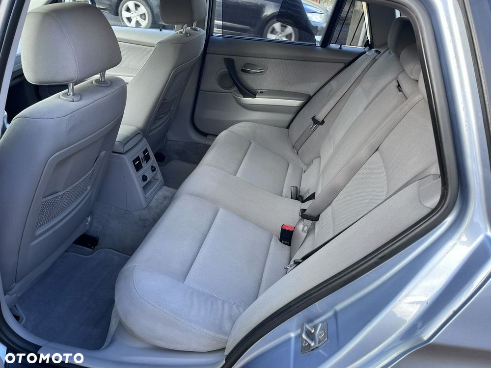 BMW Seria 3 - 23