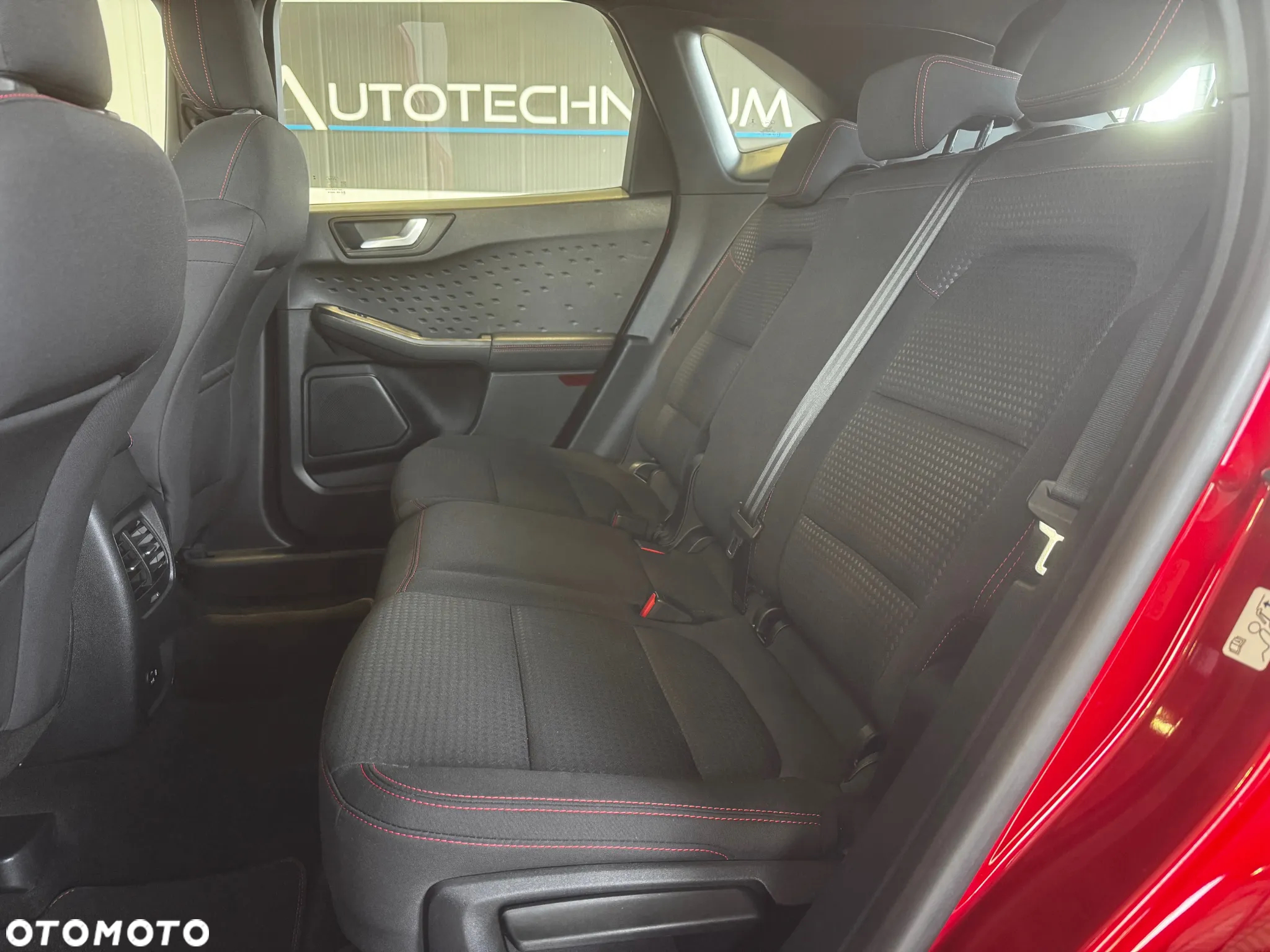 Ford Kuga 2.0 EcoBlue Hybrid ST-LINE - 15