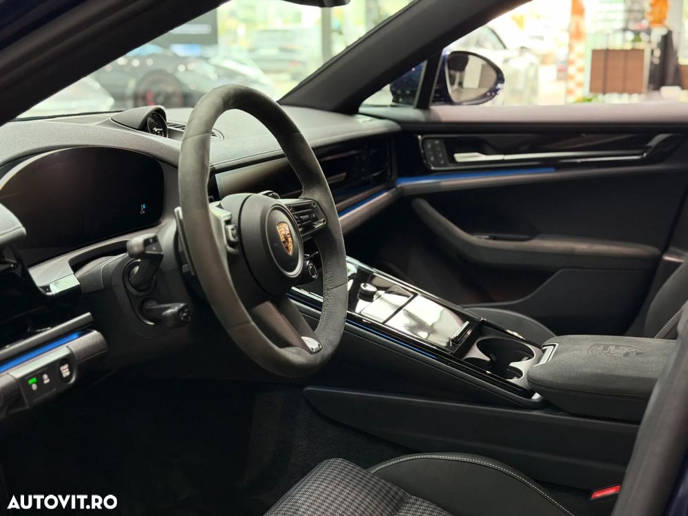 Porsche Panamera 4 E-Hybrid - 31
