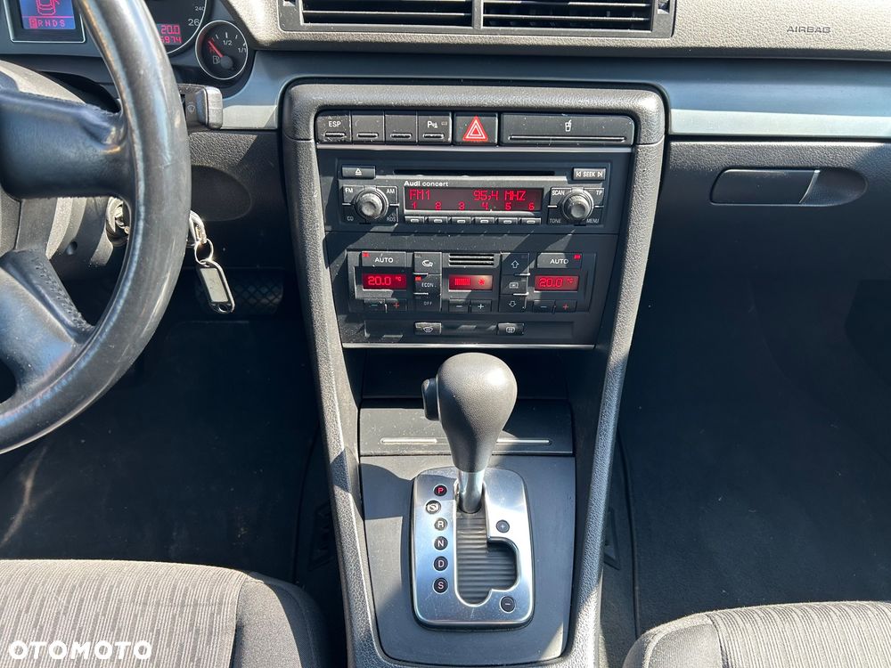 Audi A4 Limousine - 16