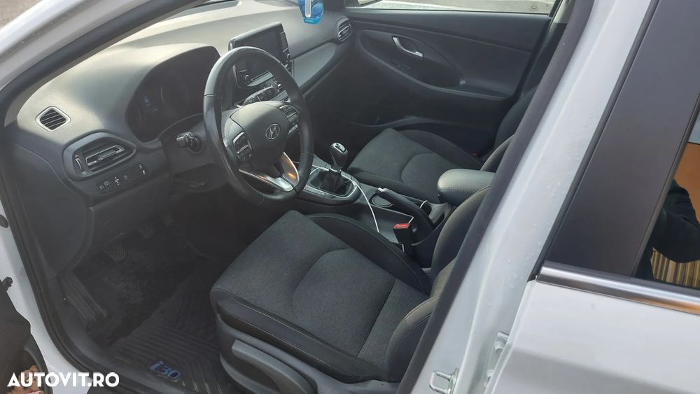Hyundai i30 1.5 110CP 5DR M/T Highway - 9
